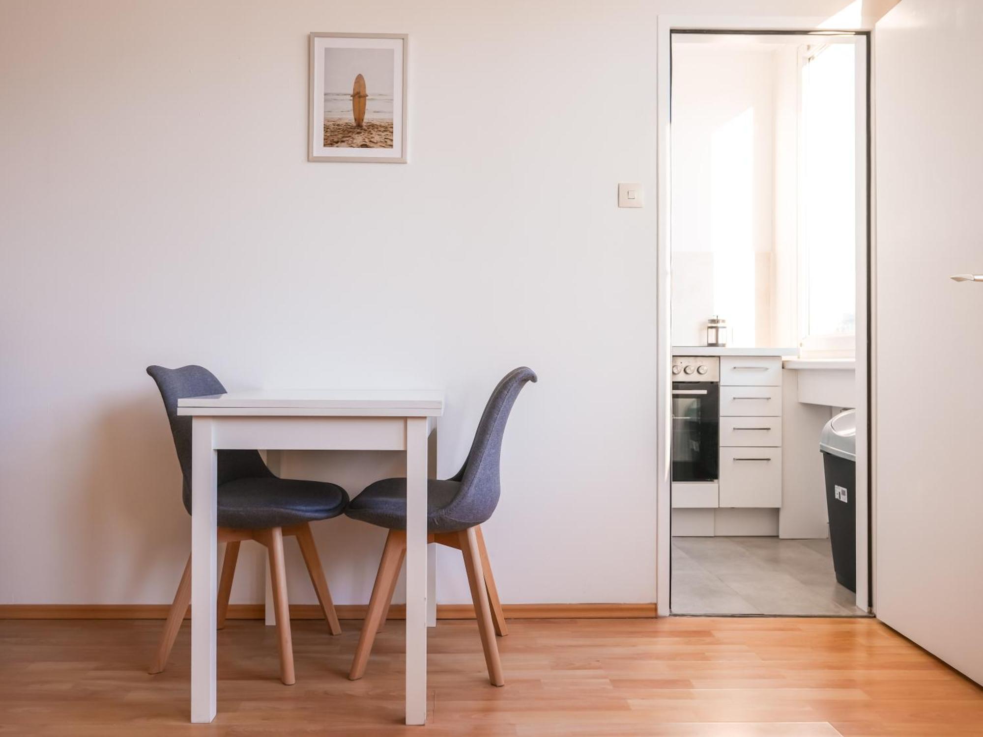 Spacious Apartments With View & Free Parking Wiener Neustadt Exterior foto