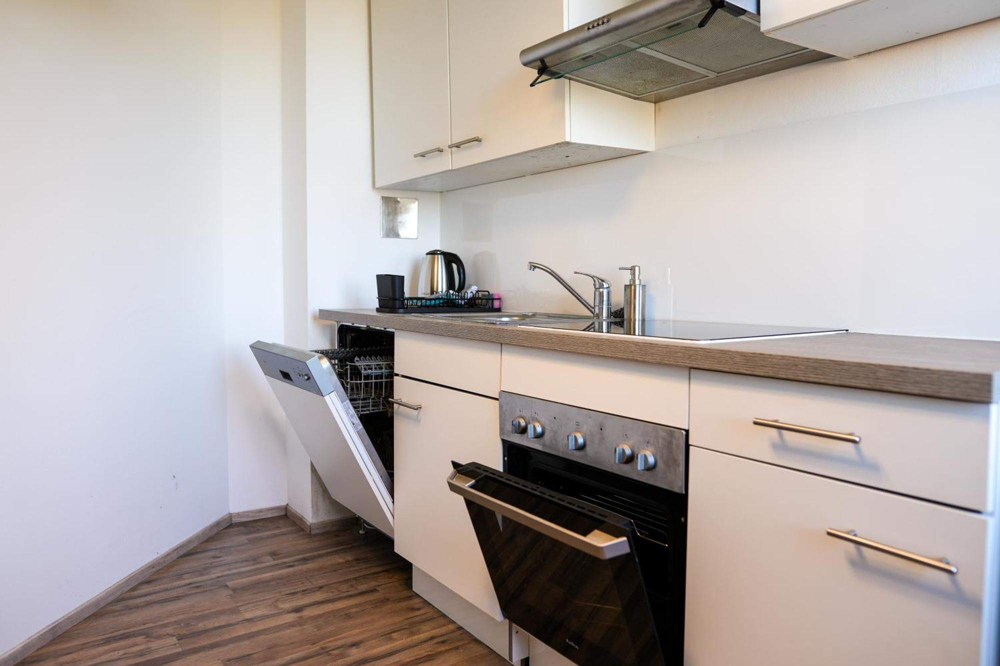 Spacious Apartments With View & Free Parking Wiener Neustadt Exterior foto